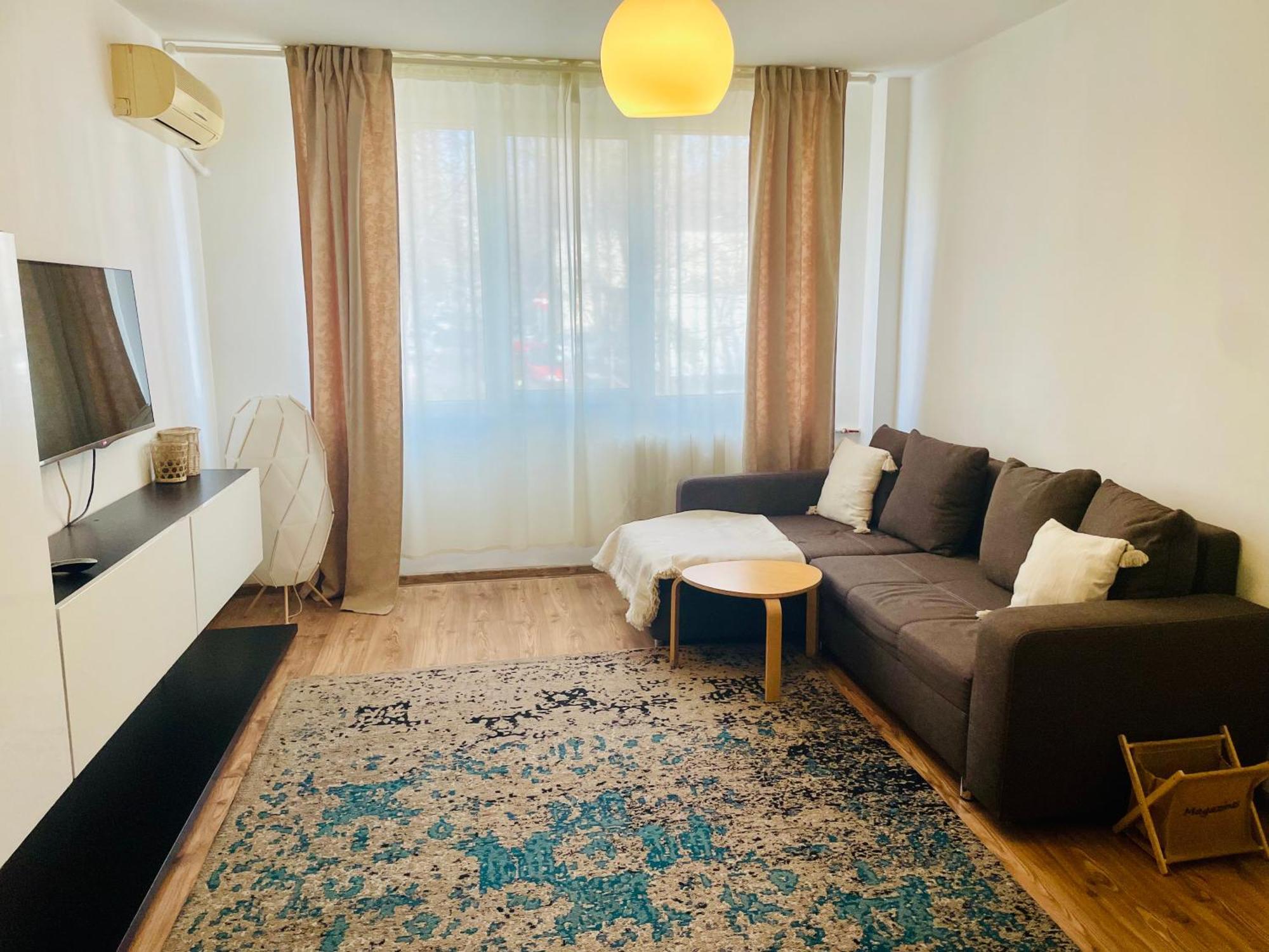 Thias Apartment -Parter, Langa Spitalul Marie Curie Boekarest Buitenkant foto